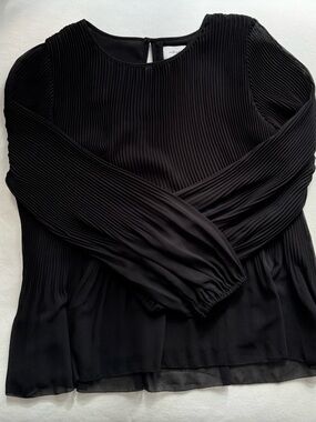 Black Pleated Long-Sleeve Women's Top